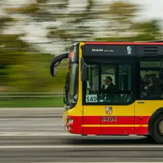 Ile zarabia kierowca autobusu miejskiego w Niemczech? Zaskakujące fakty