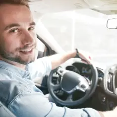 Ile zarabia kierowca Ubera w Warszawie? Zaskakujące fakty o dochodach