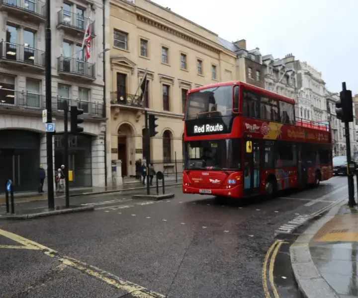 Ile jedzie autokar do Londynu? Sprawdź czas podróży i więcej informacji
